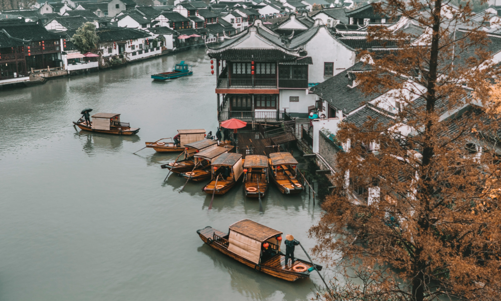 Away-Lands-Zhujiajiao-Water-Village-The-Best-Day-Trip-Shanghai-China-002_batcheditor_fotor