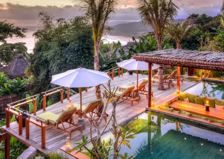 WEB-Pool-Deck-at-Dusk