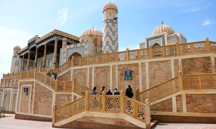 facebook_1724657750744_7233738902578276128