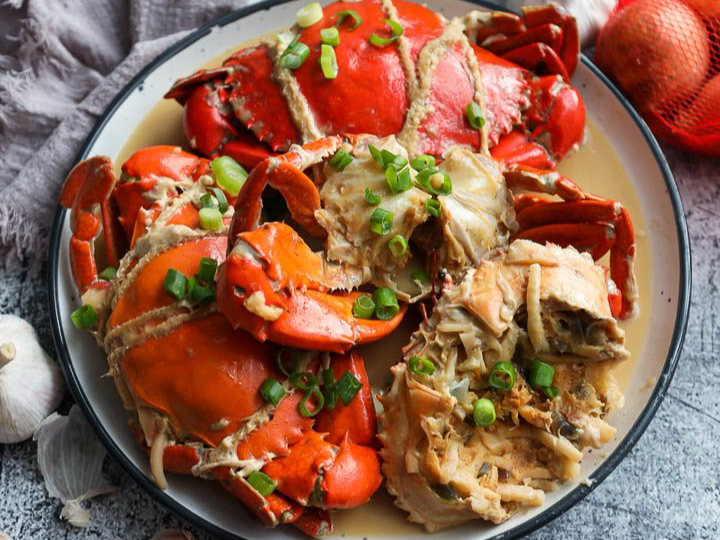Discover the Giant Crustacean of the Melanesian Jungle