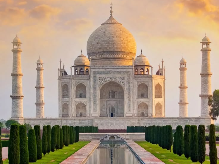 Behold the Taj Mahal at Dawn, Before the Gates Open