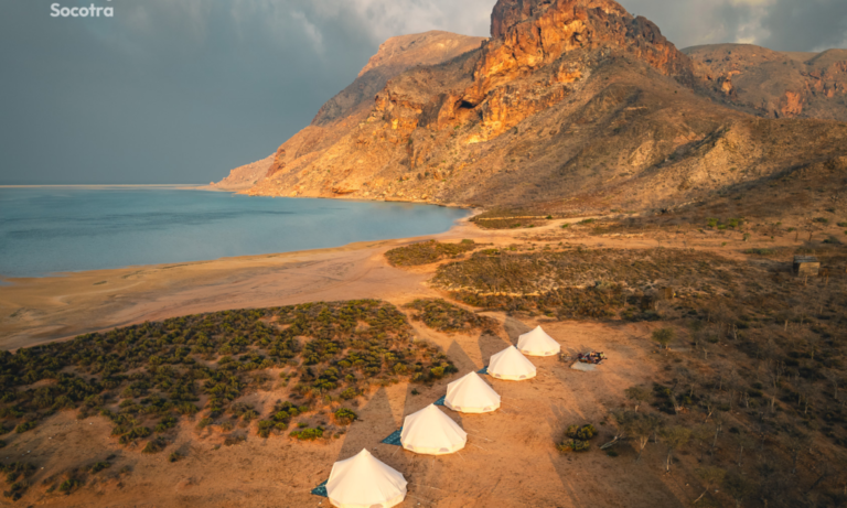 camp-detwah-lagoon-traveling-socotra-wm-1