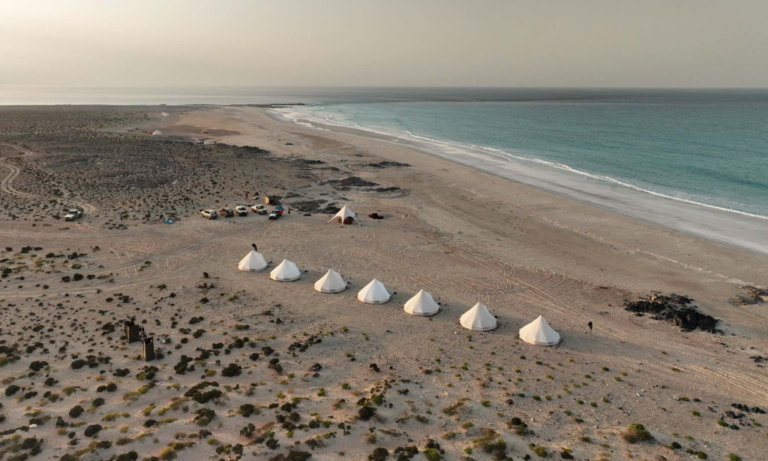 erisel-exclusive-campsite-traveling-socotra