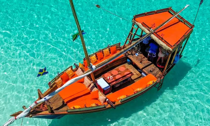 private-dhow-mnemba-island-zanzibar-lux-orient