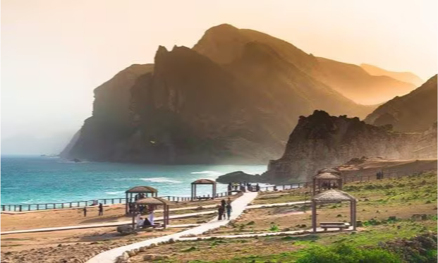 private-tour-al-mughsail-beach-oman-lux-orient