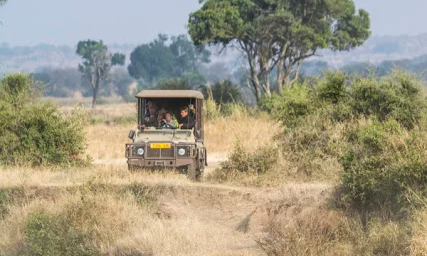 serengeti-game-drive-river-crossing-migration-tanzania-lux-orient