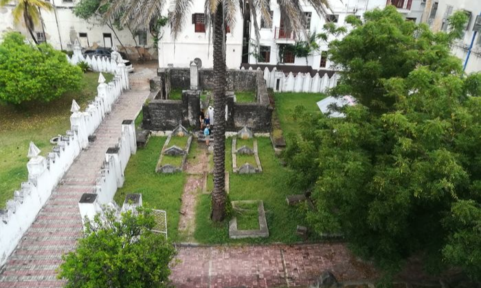 visit-palace-museum-beit el-sahel-zanzibar-lux-orient