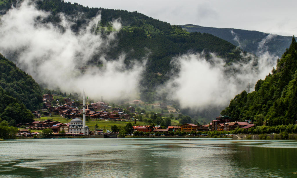 visit-uzungöl-lake-north-turkey-lux-orient