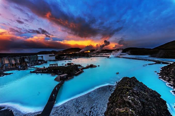 Command a Geothermal Lagoon Cleared of the World